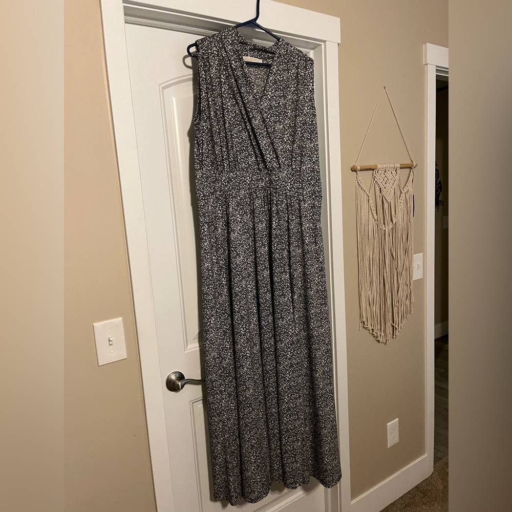 Michael Kors Dark Navy and White Maxi Floral Dress.Size 18W. Worn Twice.